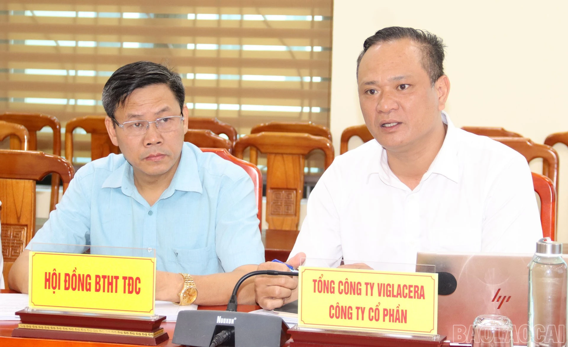 Đại diện Tổng công ty Vigracera phát biểu ý kiến.