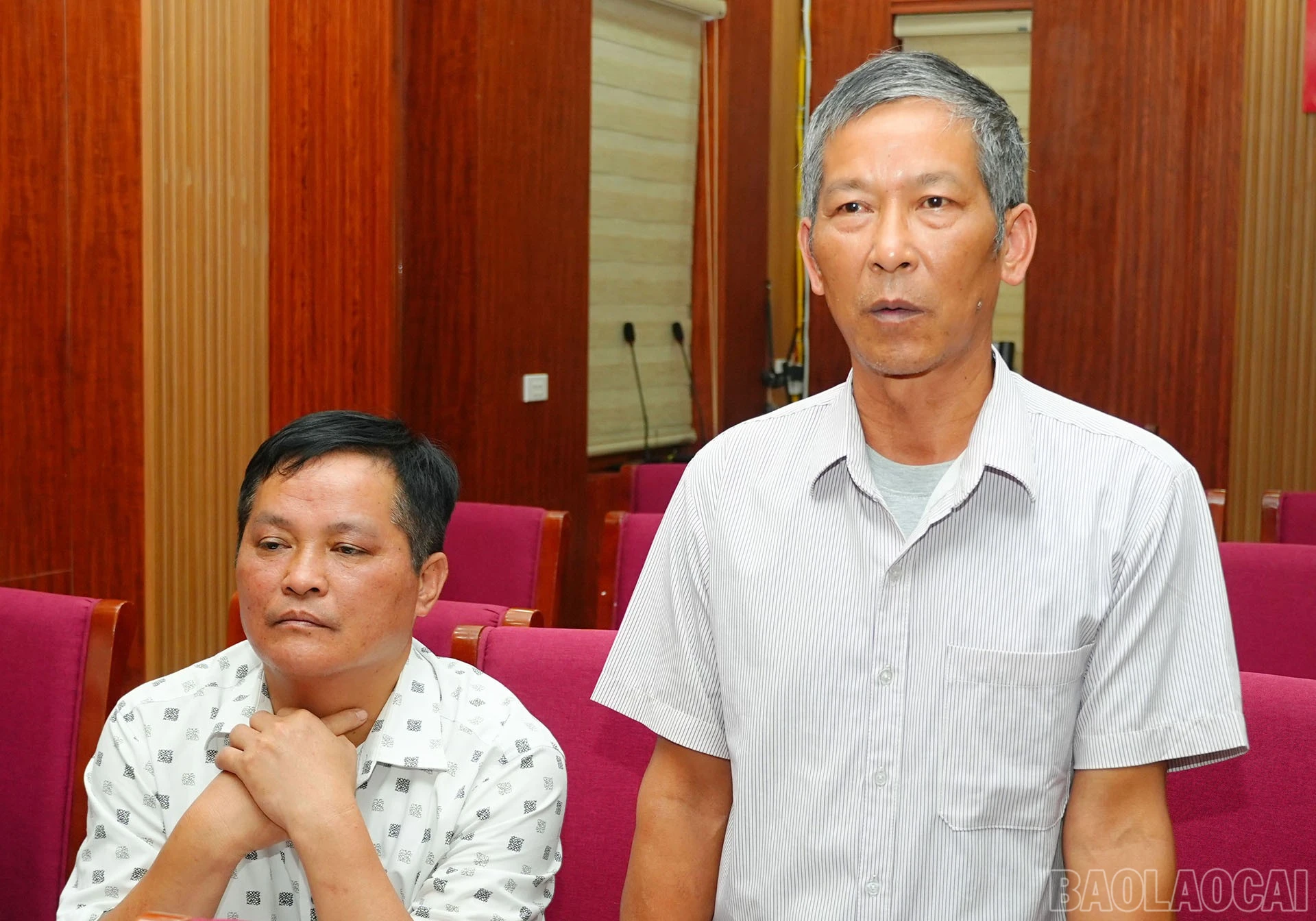 Đại diện các tổ dân phố nêu ý kiến.