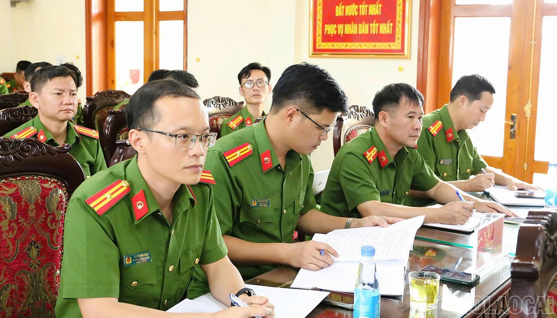 baolaocai-br_cong-an-cac-xa-phuong-du.jpg