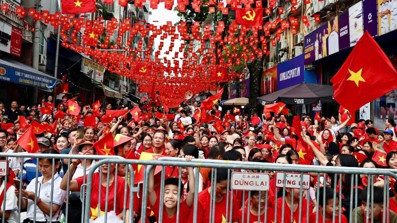 30-8-bao-taichinh.jpg
