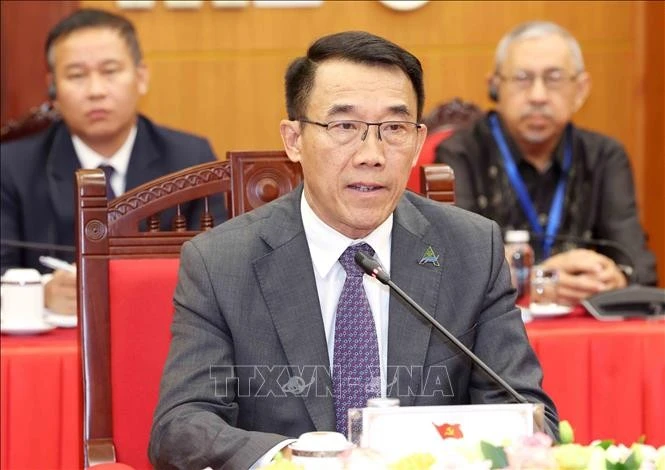 Ông Bounleua Phandanouvong, Uỷ viên Trung ương Đảng, Trưởng ban Đối ngoại Trung ương Đảng Nhân dân Cách mạng Lào phát biểu.