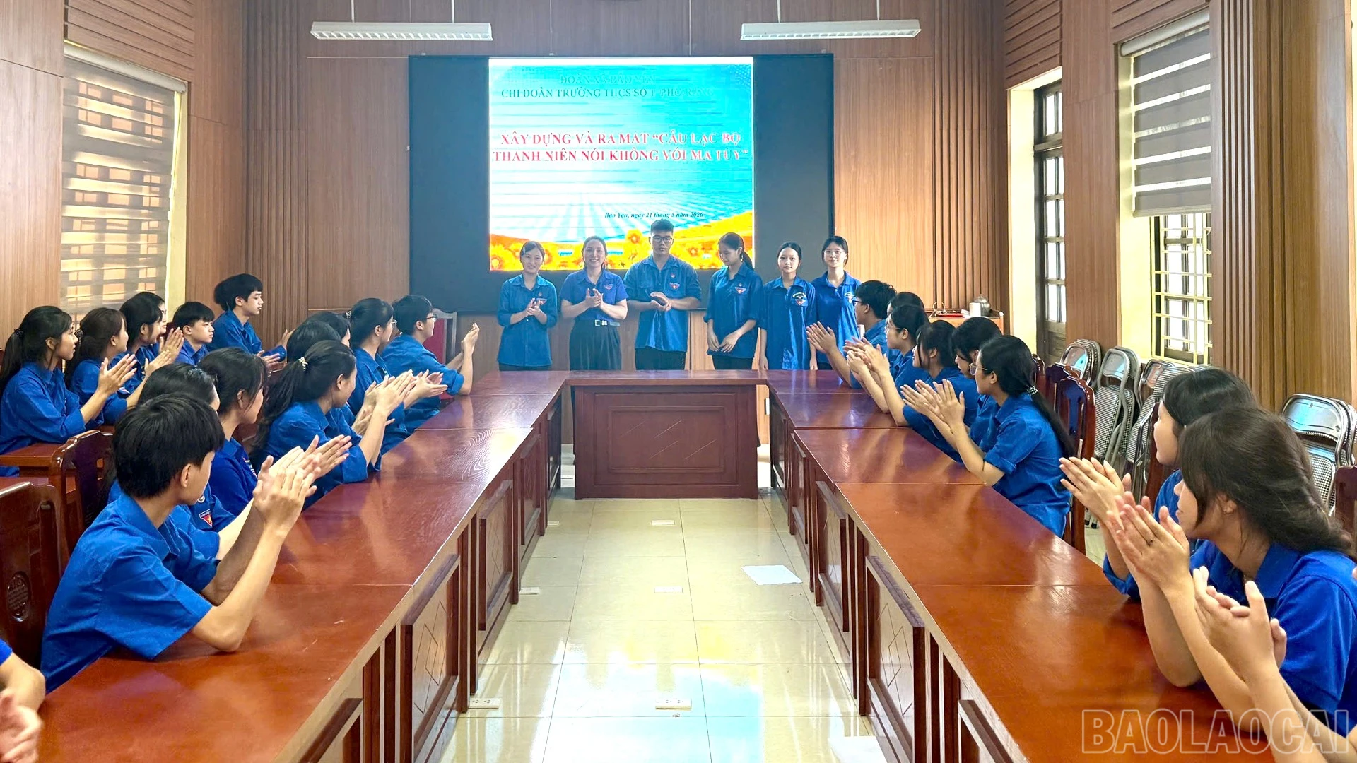 Ra mắt Câu lạc bộ “Thanh niên nói không với ma túy”.
