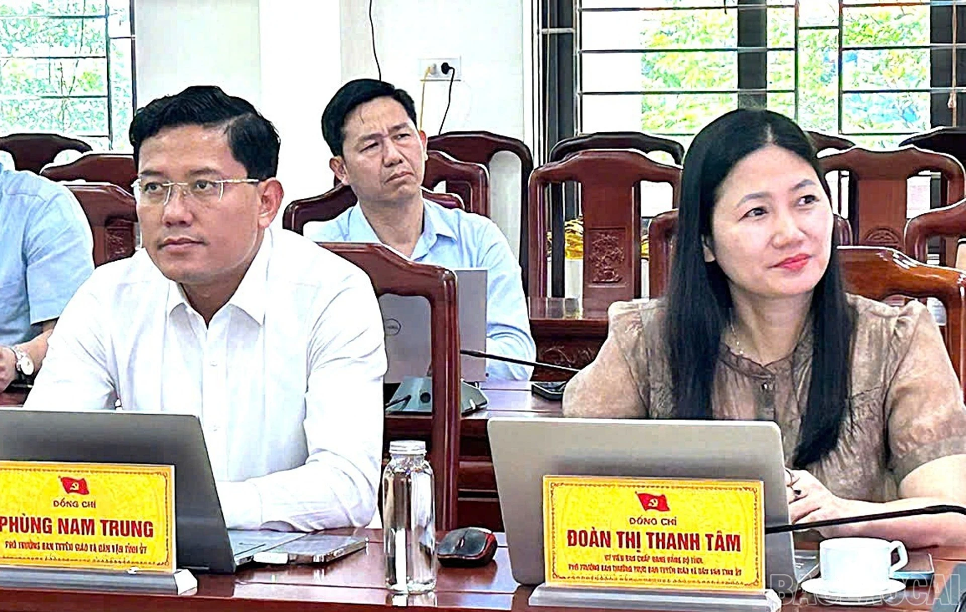 baolaocai-br_28-4-ban-danvan3.jpg