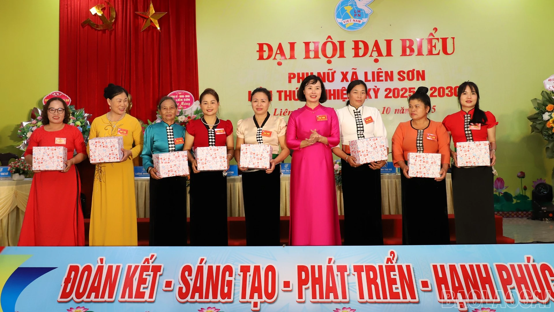 Chia tay các đồng chí không tham gia Ban Chấp hành.