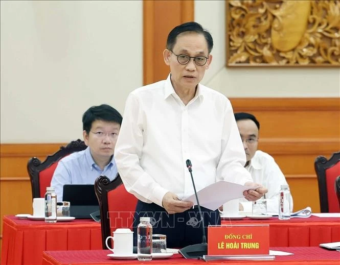 Đồng chí Lê Hoài Trung, Bí thư Trung ương Đảng, Quyền Bộ trưởng Bộ Ngoại giao phát biểu.