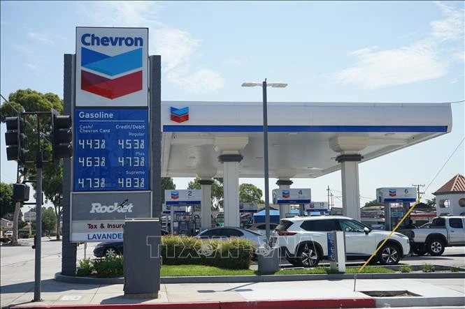 Một trạm xăng của Chevron tại El Monte, Los Angeles, Mỹ. Ảnh tư liệu: THX/TTXVN