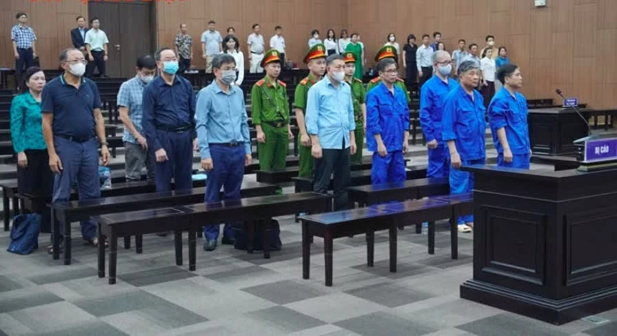 Các bị cáo tại phiên tòa.