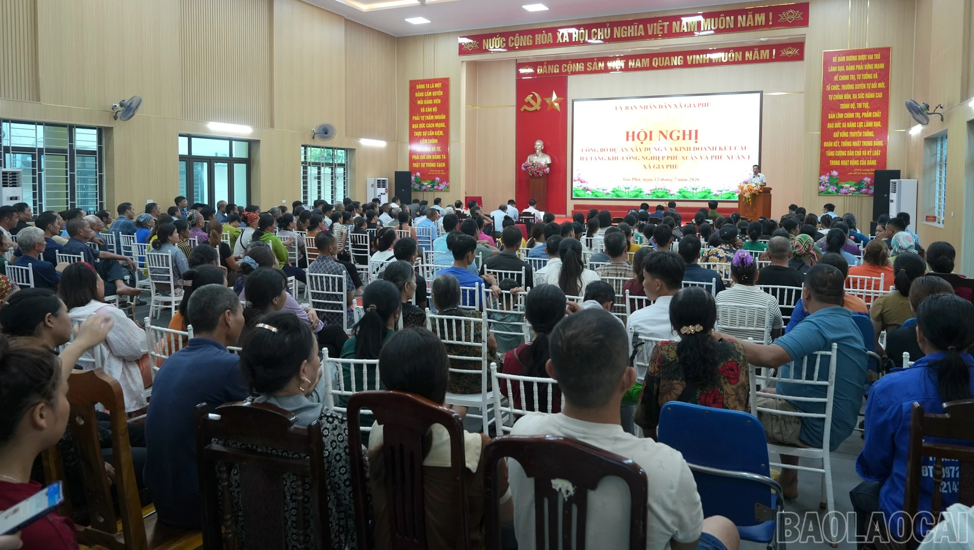 baolaocai-br_qang-canh-hoi-nghi.jpg