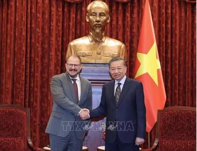 Tổng Bí thư, Chủ tịch nước Tô Lâm tiếp ông Cristiano Amon - Chủ tịch kiêm Tổng Giám đốc điều hành Tập đoàn Qualcomm. Ảnh: TTXVN