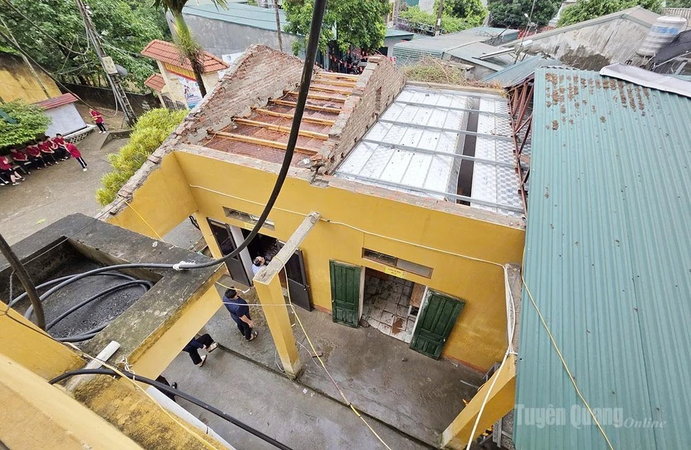 Nhiều công trình công cộng tại phường Mỹ Lâm (tỉnh Tuyên Quang) bị hư hỏng nặng.