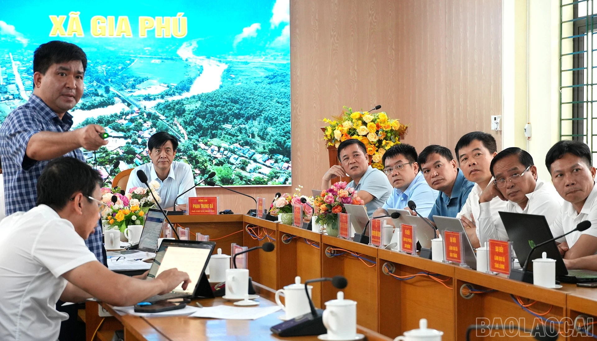 baolaocai-br_17-6-ongba111.jpg
