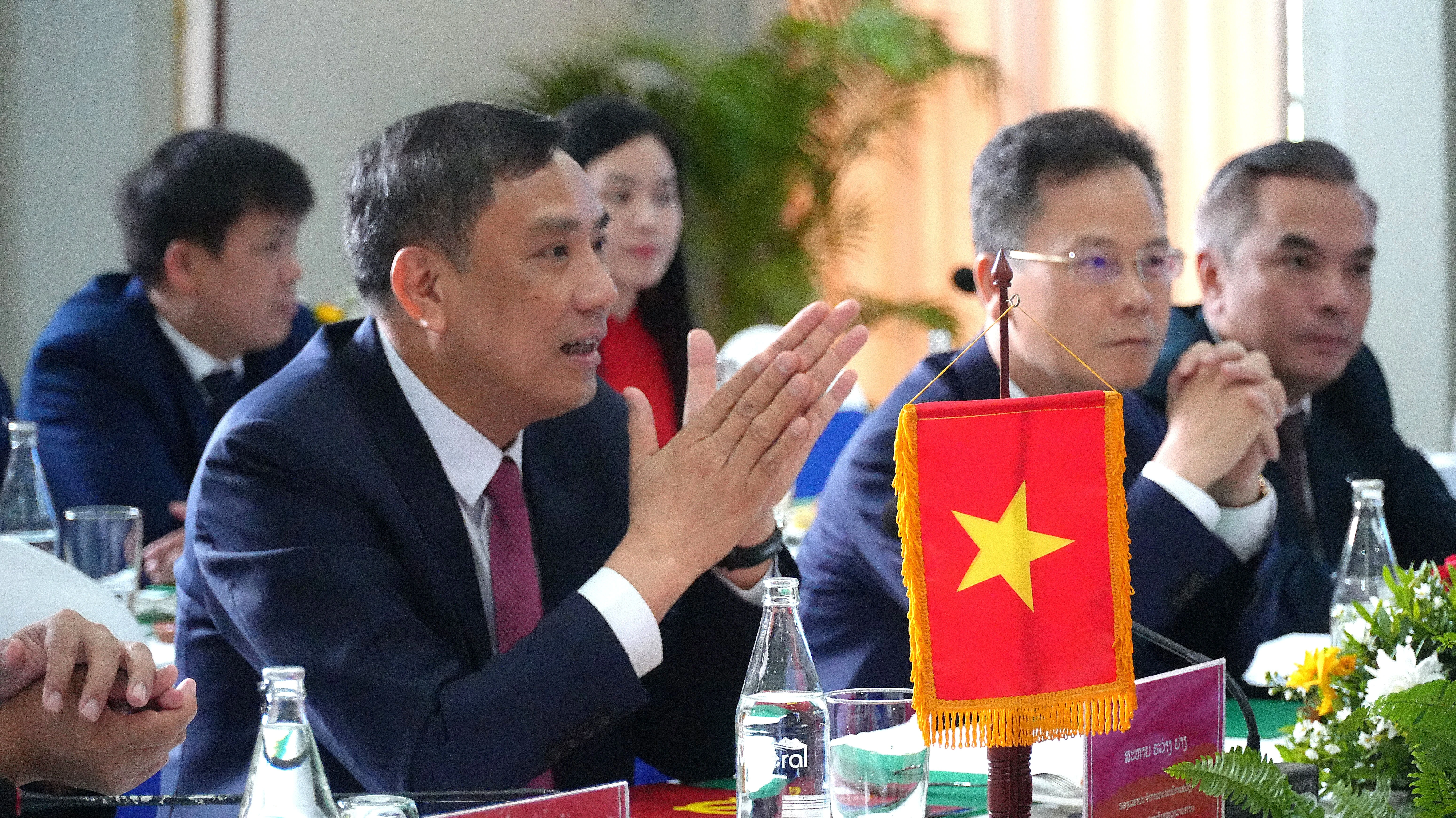 1-8-ong-giang.jpg