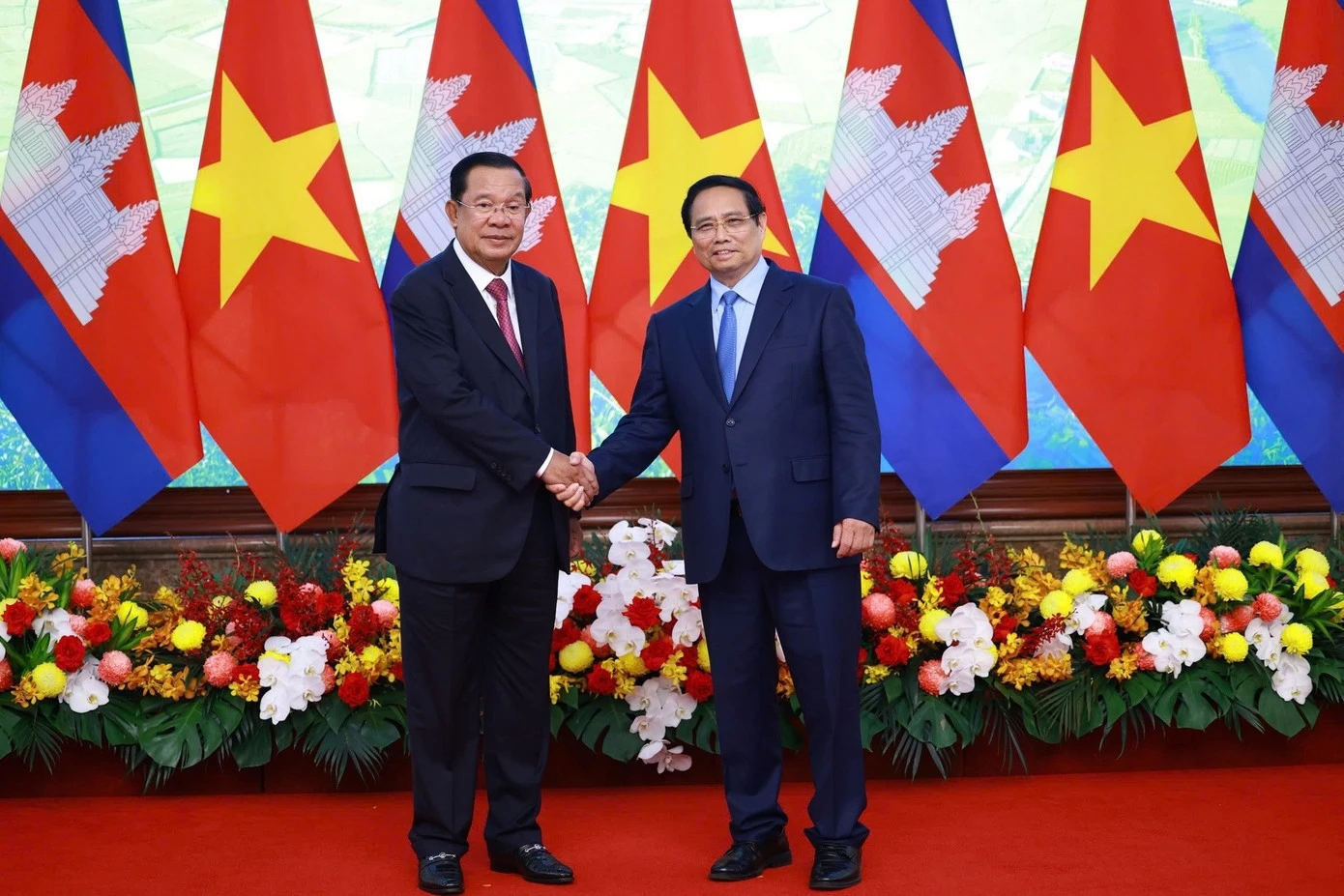 Thủ tướng Phạm Minh Chính hội kiến Chủ tịch Đảng Nhân dân Campuchia (CPP), Chủ tịch Thượng viện Campuchia Hun Sen.