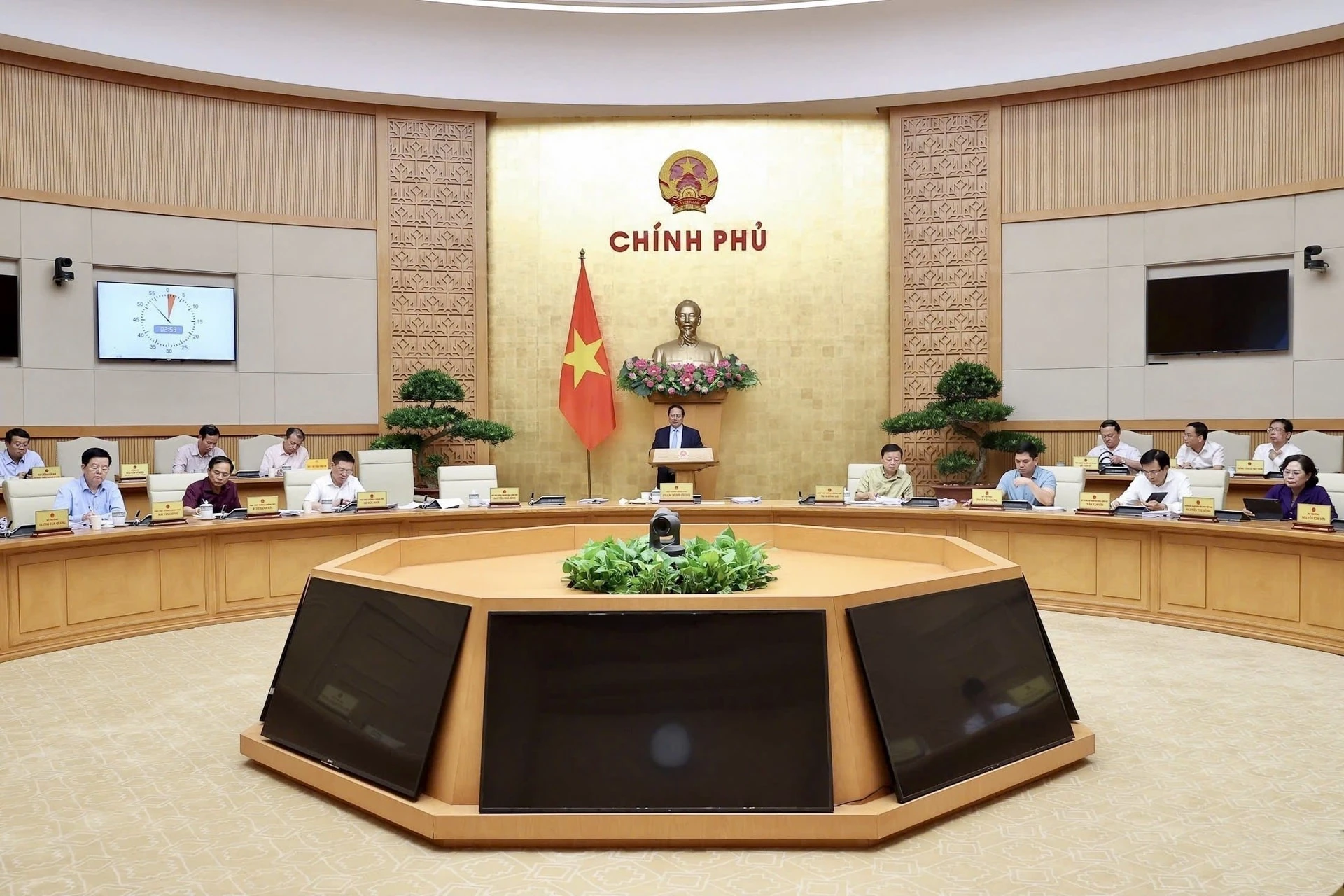 Thủ tướng Phạm Minh Chính chủ trì Phiên họp Chính phủ chuyên đề về xây dựng pháp luật tháng 6 năm 2025.