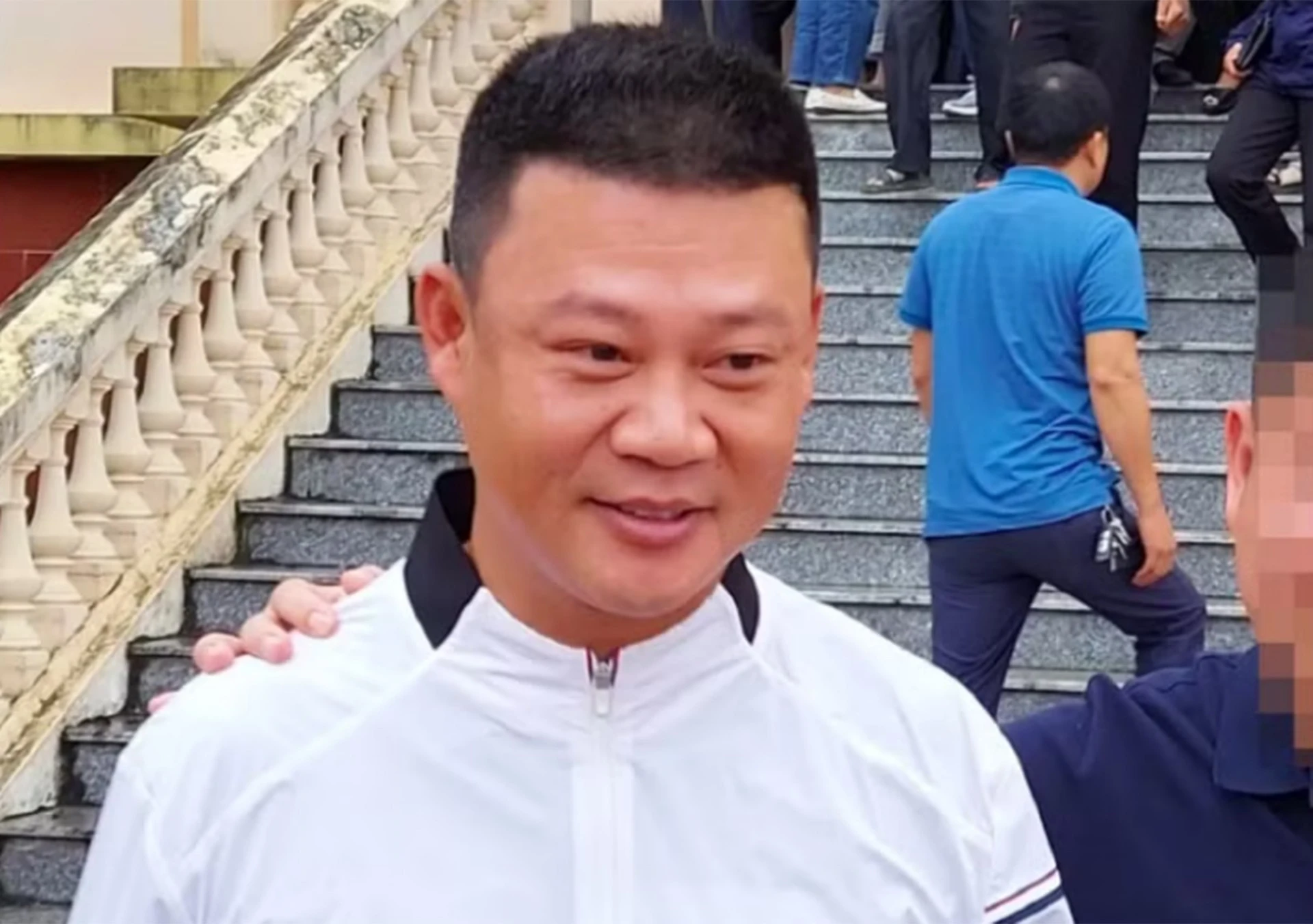 28-9-onghung.jpg