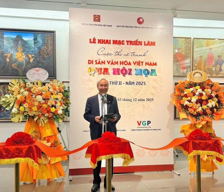 PGS.TS Đỗ Văn Trụ, Chủ tịch Hội Di sản Văn hoá Việt Nam, Chủ tịch HĐQL Quỹ Hỗ trợ bảo tồn di sản văn hoá Việt Nam phát biểu khai mạc.