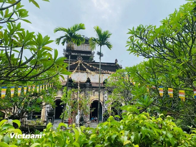 Danh lam cổ tự Cổ Lễ.