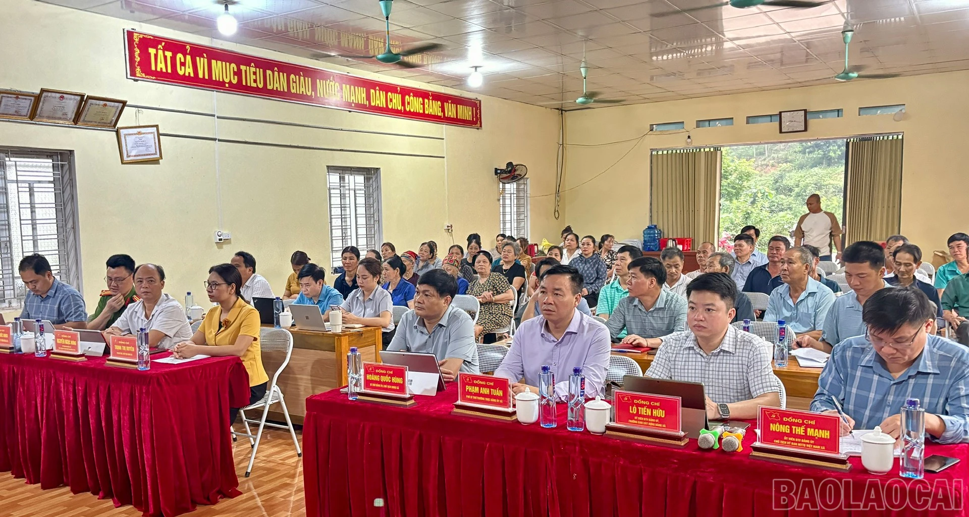 Quang cảnh hội nghị.