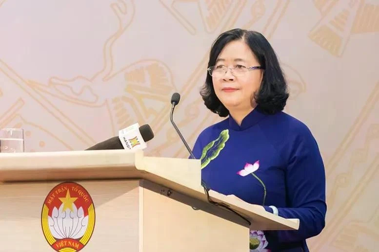 Đồng chí Bùi Thị Minh Hoài, Ủy viên Bộ Chính trị, Bí thư Trung ương Đảng, Bí thư Đảng ủy Mặt trận Tổ quốc, các đoàn thể Trung ương, Chủ tịch Ủy ban Trung ương Mặt trận Tổ quốc Việt Nam.