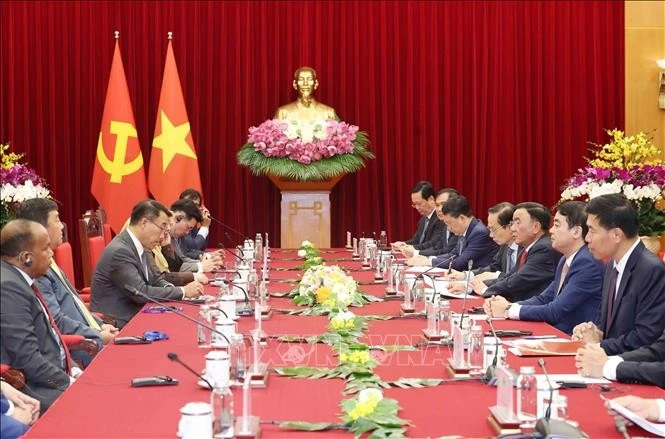 Đồng chí Trần Cẩm Tú, Uỷ viên Bộ Chính trị, Thường trực Ban Bí thư phát biểu tại buổi tiếp Trưởng đoàn các chính đảng các nước ASEAN.
