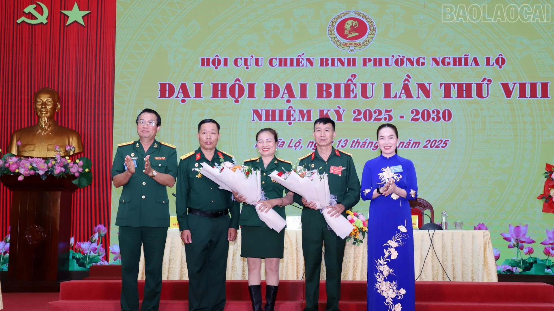 Đoàn đại biểu Hội Cựu chiến binh phường Nghĩa Lộ đi dự Đại hội đại biểu Hội Cựu chiến binh tỉnh Lào Cai ra mắt đại hội.