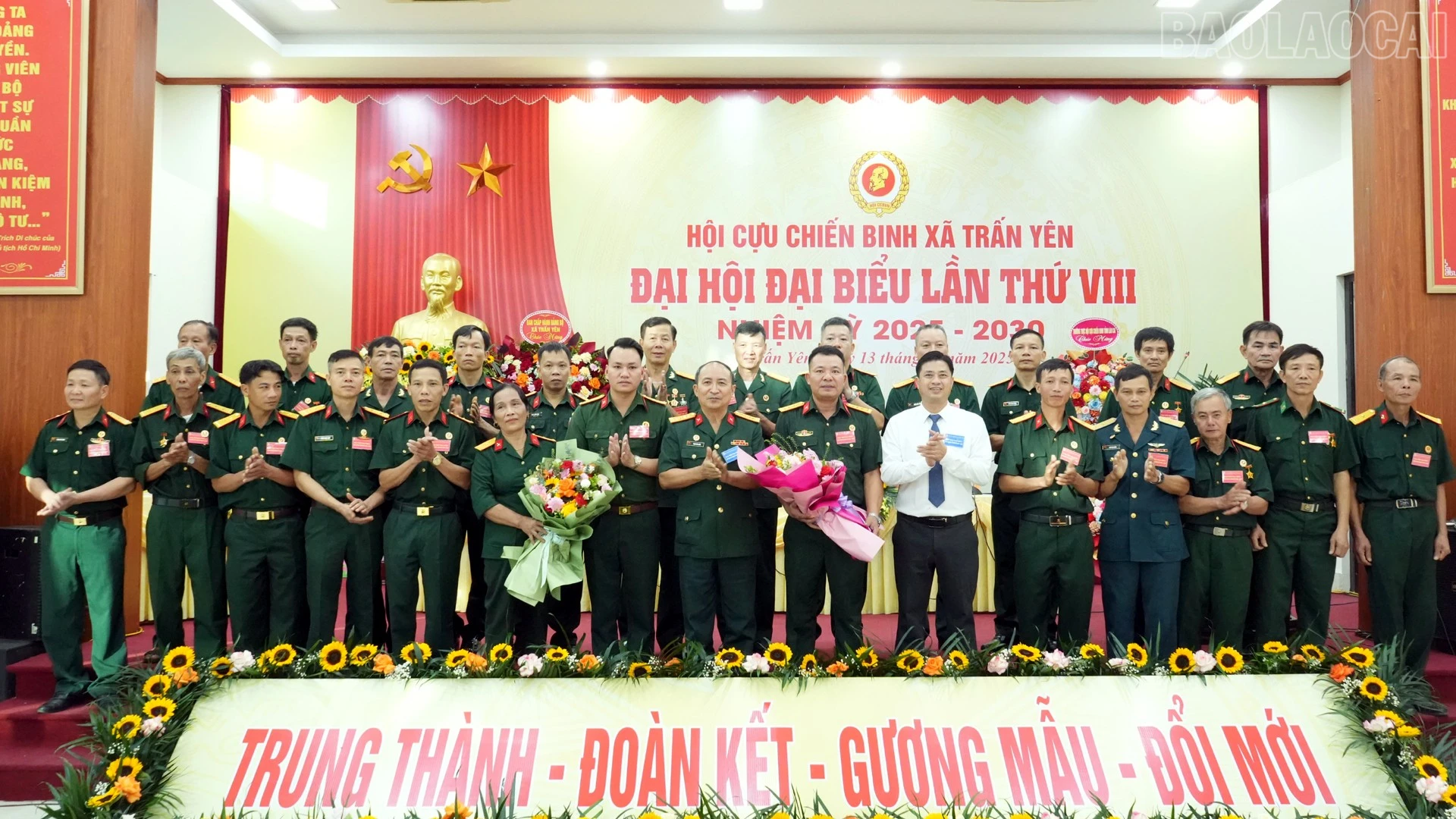 Ra mắt Ban Chấp hành khóa mới và đoàn đại biểu dự đại hội cấp trên.
