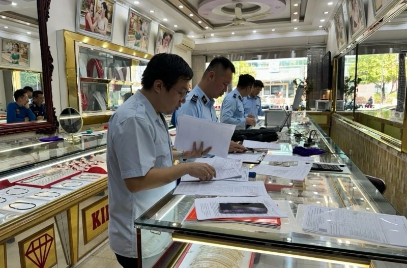 Tổ chức thanh tra việc chấp hành pháp luật của các doanh nghiệp kinh doanh vàng