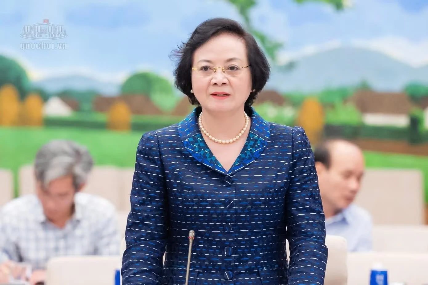 Phó Thủ tướng Phạm Thị Thanh Trà phát biểu tại phiên họp, khẳng định dân chủ cơ sở là một động lực, một cốt lõi, một cấu phần đặc biệt quan trọng trong quản trị và phát triển. (Ảnh: QH)