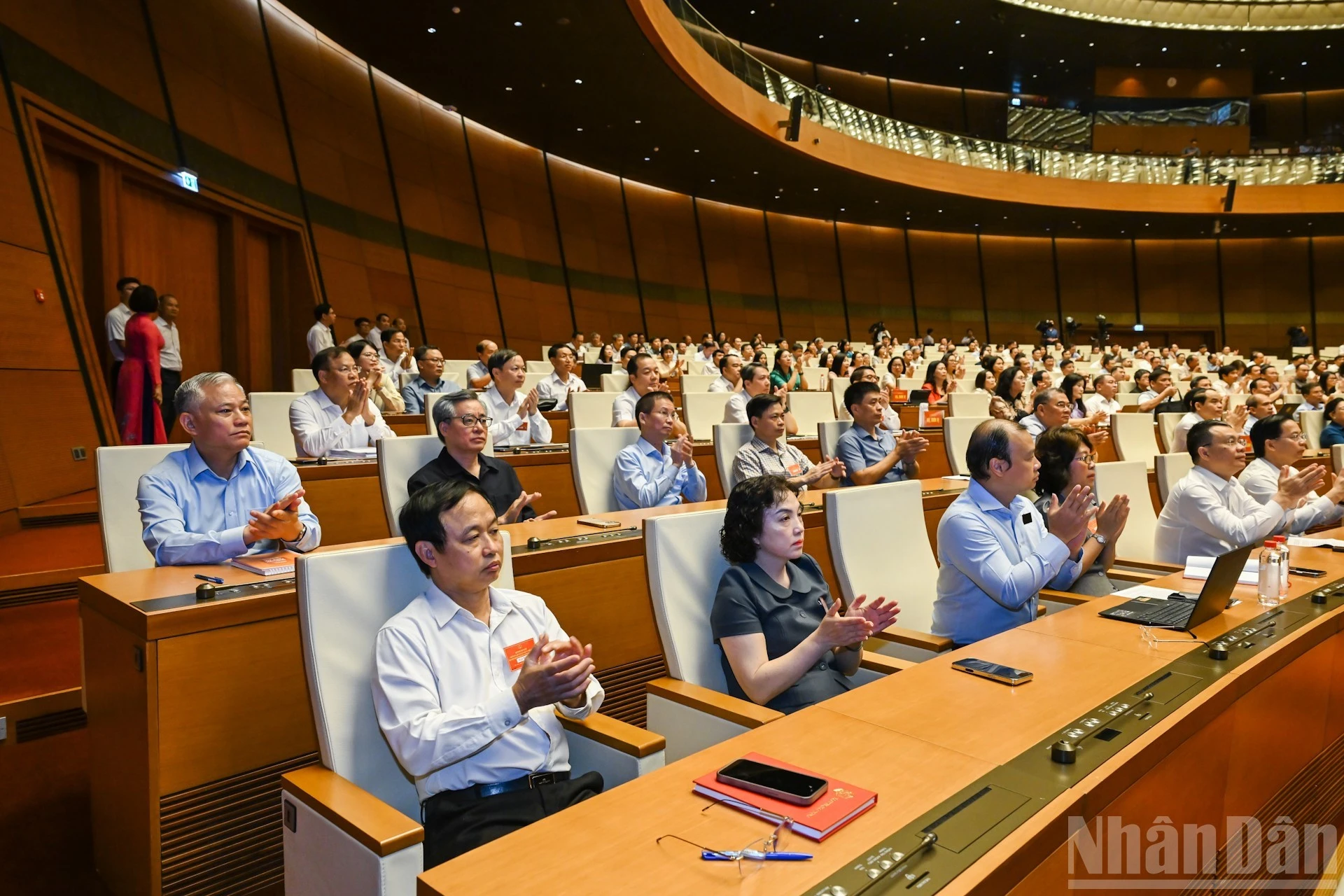 Các đại biểu dự hội nghị tại phòng họp Diên Hồng, Nhà Quốc hội. (Ảnh: DUY LINH-TRẦN HẢI)