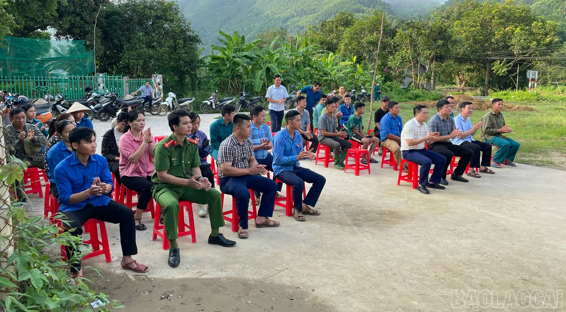 baolaocai-br_28-7-bong-den5.jpg