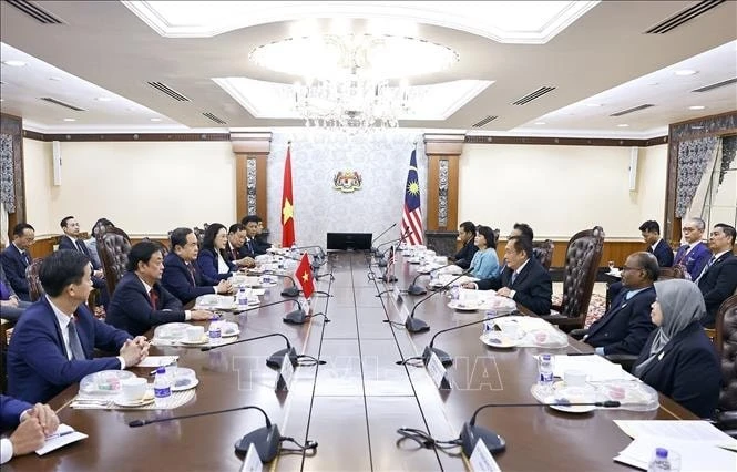 Chủ tịch Quốc hội Trần Thanh Mẫn hội đàm với Chủ tịch Thượng viện Malaysia Dato' Awang Bemee Awang Ali Basah.