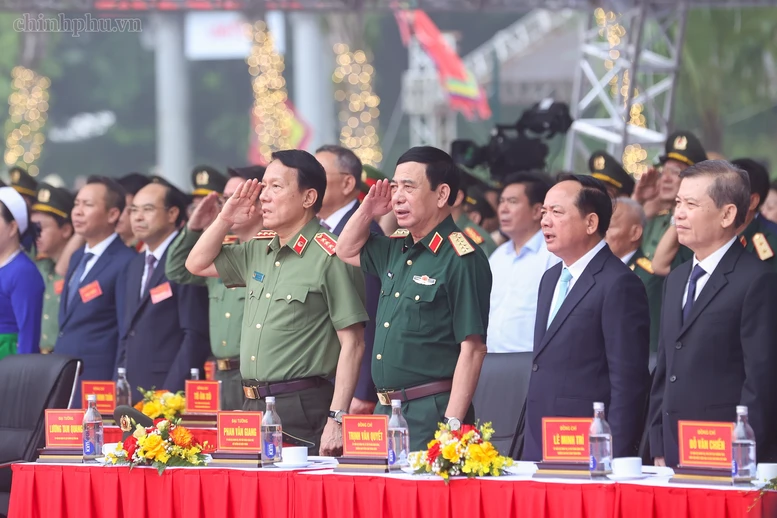 Các đồng chí lãnh đạo Đảng, Nhà nước, Mặt trận Tổ quốc Việt Nam và các ban, bộ, ngành Trung ương dự Lễ Kỷ niệm - Ảnh: chinhphu.vn/Nhật Bắc