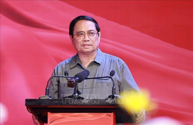 Thủ tướng Phạm Minh Chính phát biểu tại Lễ thắp nến tri ân các Anh hùng liệt sĩ tại Nghĩa trang Liệt sĩ Quốc gia Trường Sơn.