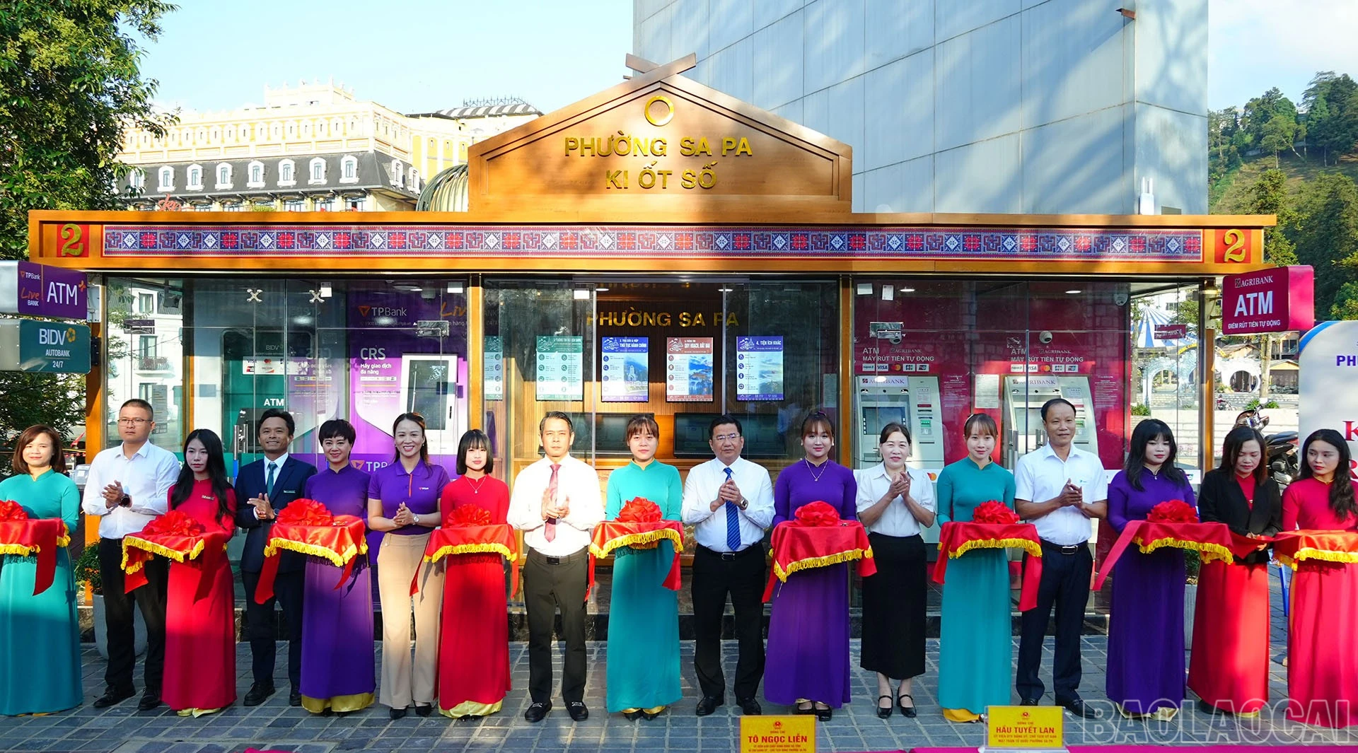 Cắt băng khai trương 3 Kiosk số và điểm Wifi công cộng.