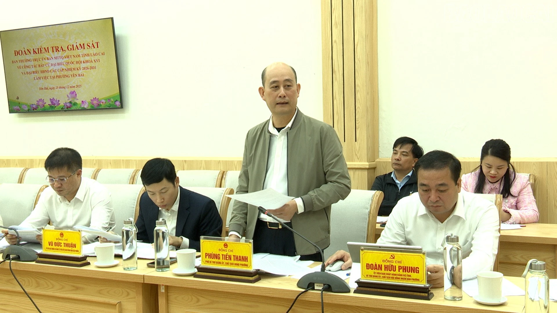 baolaocai-tr_25-12-thanhpho1.jpg