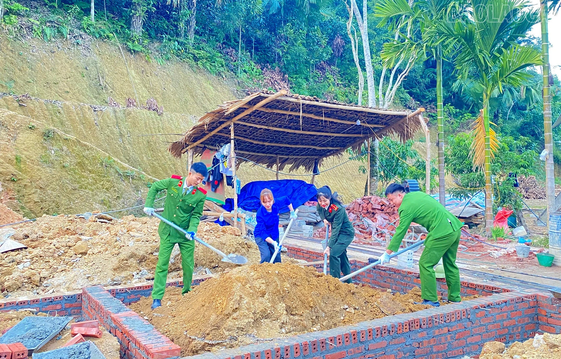 baolaocai-tr_25-12-muonglai3.jpg