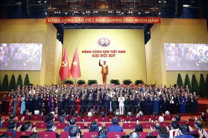 Ban Chấp hành Trung ương Đảng khóa XIV ra mắt Đại hội.