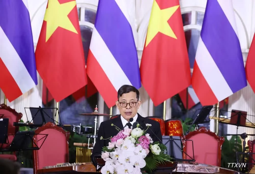 Nhà vua Vương quốc Thái Lan phát biểu đáp từ. Ảnh: TTXVN