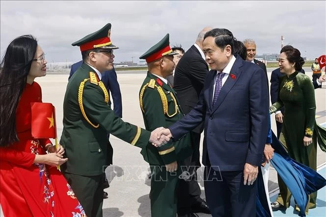 Chủ tịch Quốc hội Trần Thanh Mẫn và Phu nhân cùng đoàn đại biểu cấp cao Việt Nam đến thành phố Istanbul.