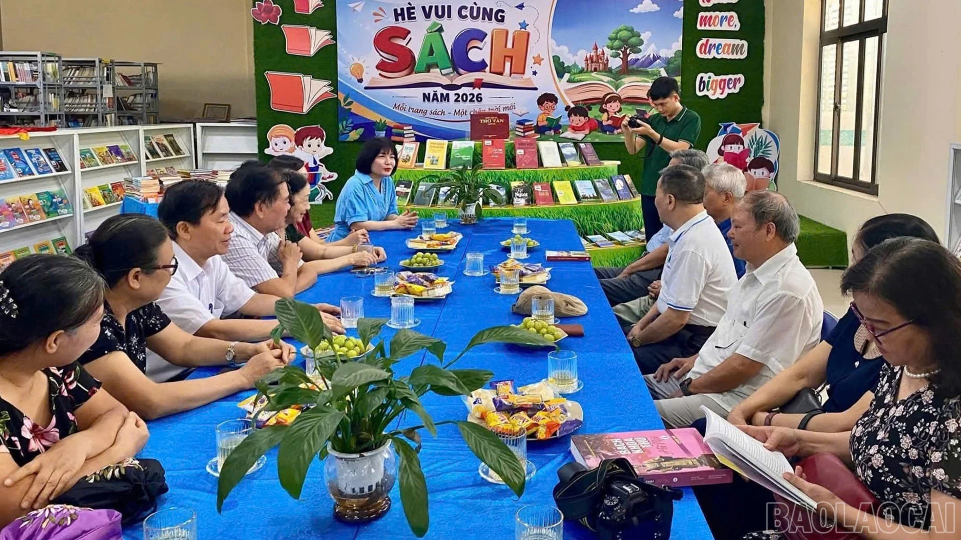 baolaocai-br_quang-canh-buoi-trao-tang-sach.jpg