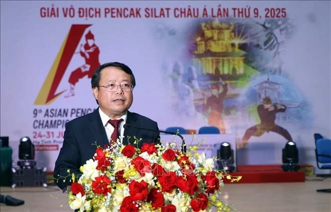 Ông Dương Tất Thắng, Phó Chủ tịch UBND tỉnh Hà Tĩnh phát biểu khai mạc.