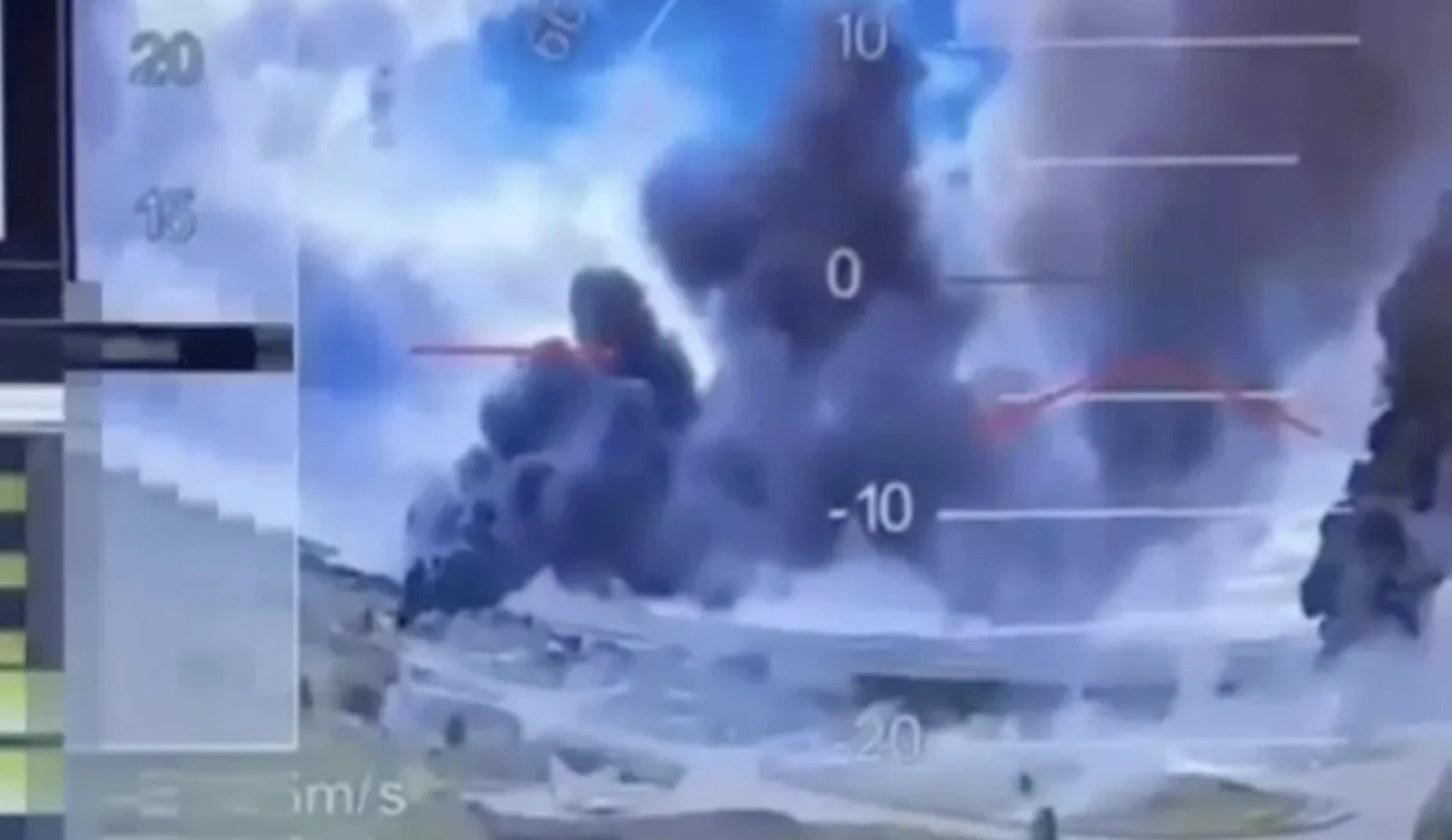 Ảnh chụp màn hình từ video về cuộc tấn công sân bay của Liên bang Nga được Cơ quan An ninh Ukraine (SBU) công bố vào ngày 1/6/2025.