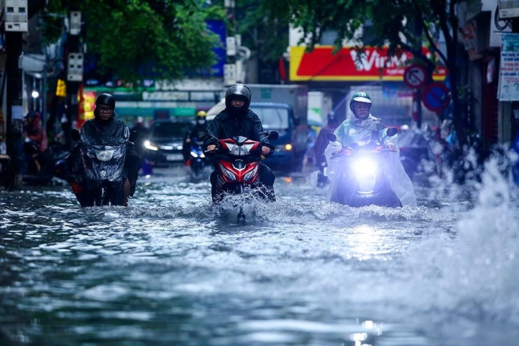 Nhiều khu vực trên cả nước mưa lớn trên diện rộng.