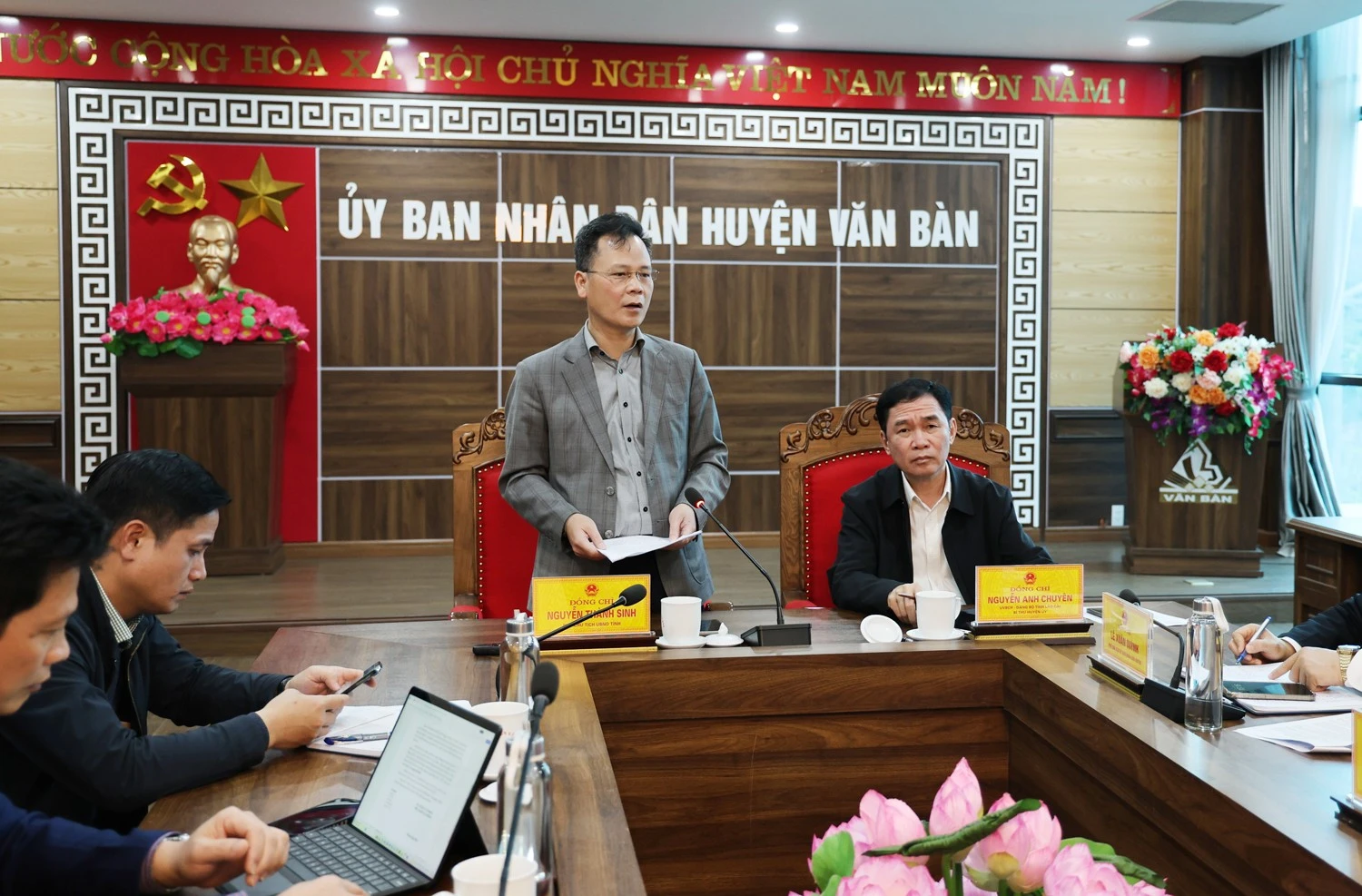 d-ng-chi-sinh.jpg