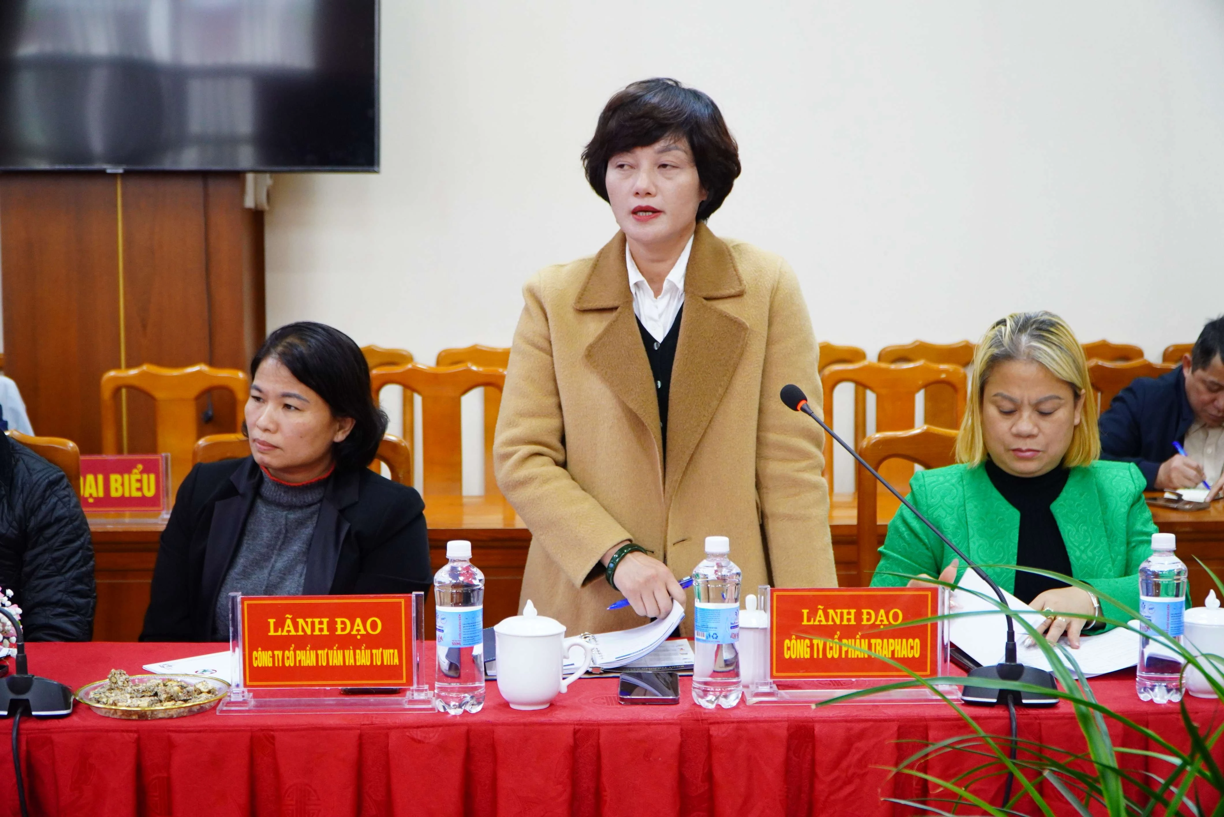 dai-dien-cong-ty-co-phan-trapaco-phat-bieu-tai-hoi-nhgij.jpg