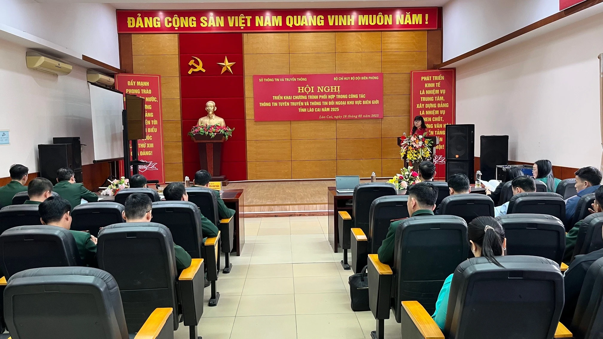 quang-canh-hoi-nghi.jpg