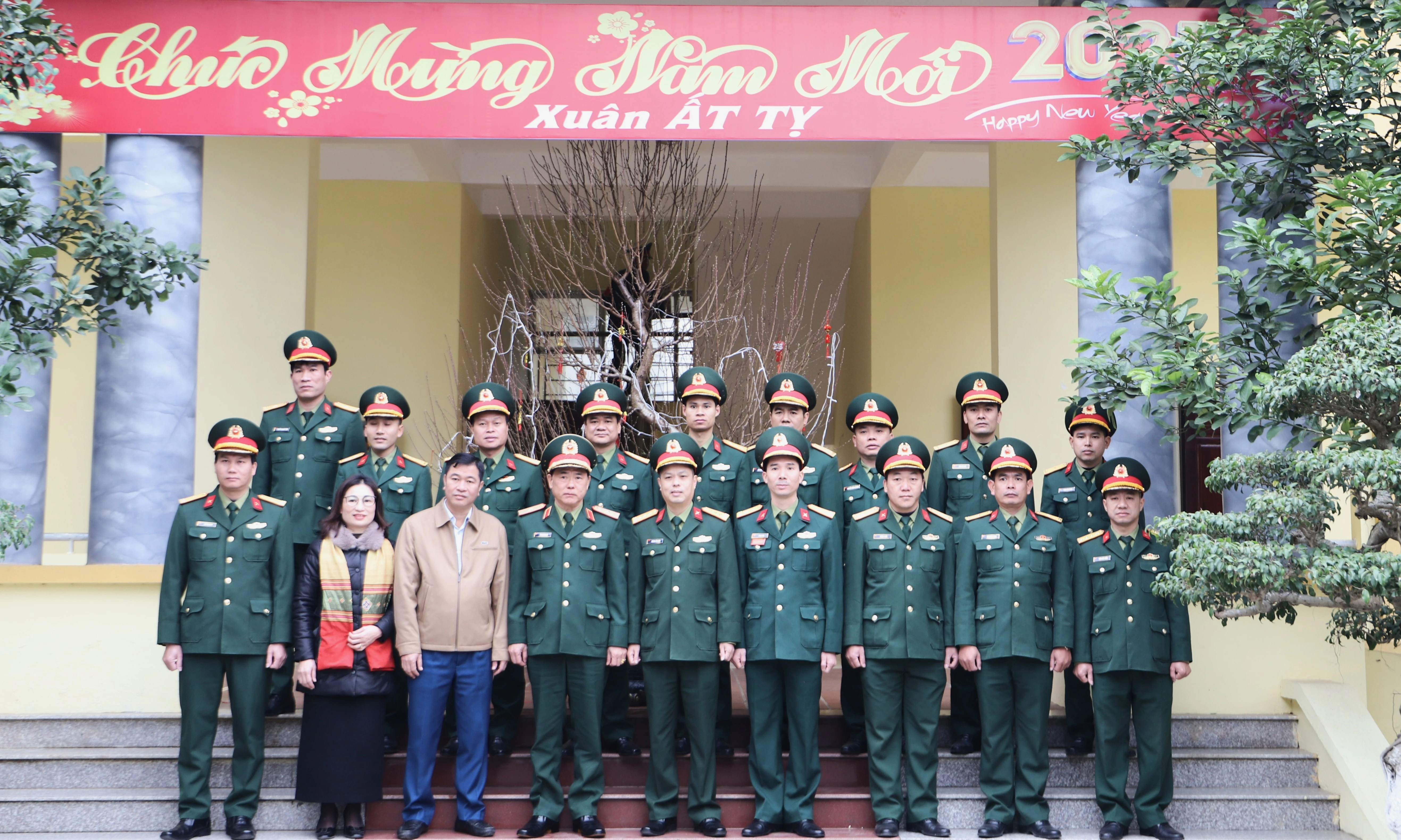 cac-dai-bieu-chup-anh-luu-niemjpg.jpg