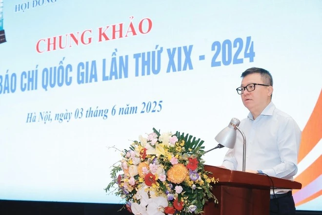Ông Lê Quốc Minh, Chủ tịch Hội Nhà báo Việt Nam, Chủ tịch Hội đồng chung khảo, Tổng Biên tập báo Nhân dân phát biểu khai mạc. (Ảnh: Minh Quyết/TTXVN)
