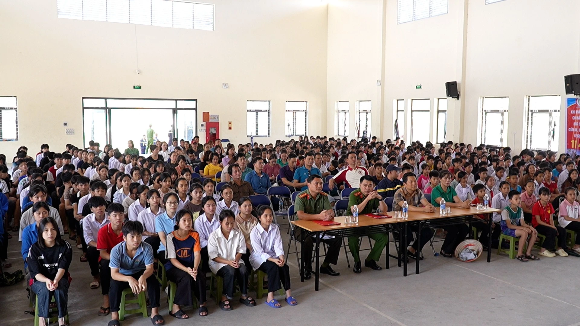 toan-canh-buoi-tuyen-truyen-3166.jpg