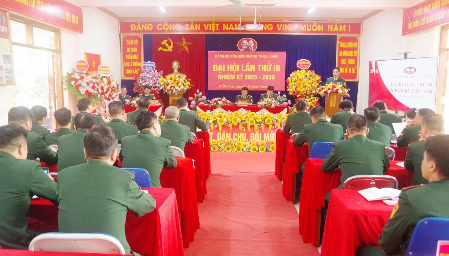 quang-c-nh.jpg